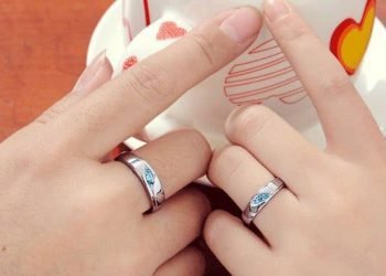 TRENDING COUPLE RINGS