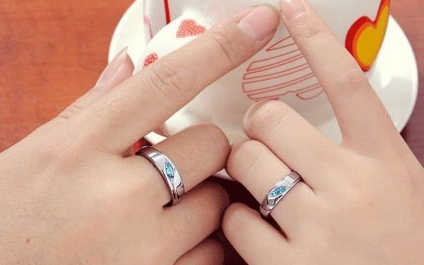 TRENDING COUPLE RINGS