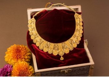 Gold Necklaces to Complement the Charm of Your Traditional Clothing