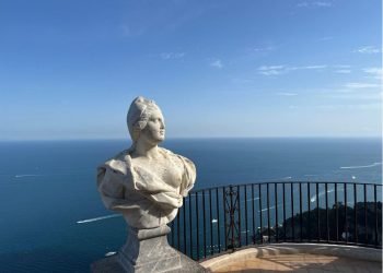 Amalfi Sandal and Italian Culture: Understanding the Connection between Craftsmanship and Heritage